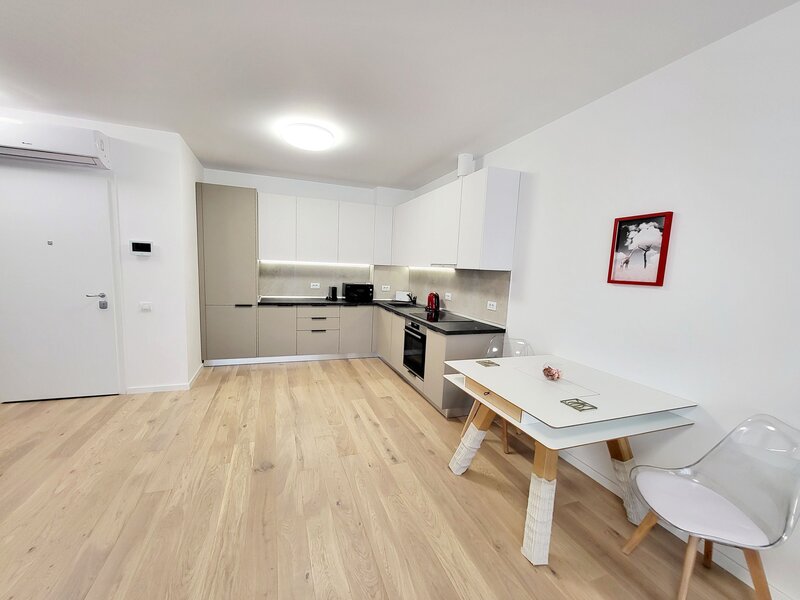 Arcadia, Piata Domenii, 2 camere lux, nou, predare imediata